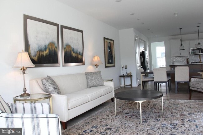 Photo - 4975 Longmire Wy