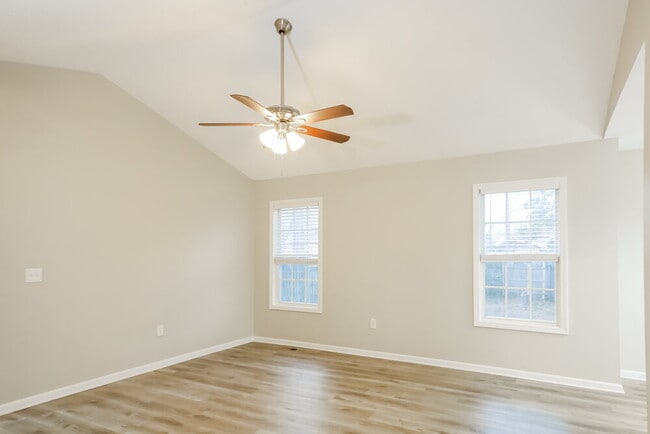 Photo - 820 Turning Point Ln