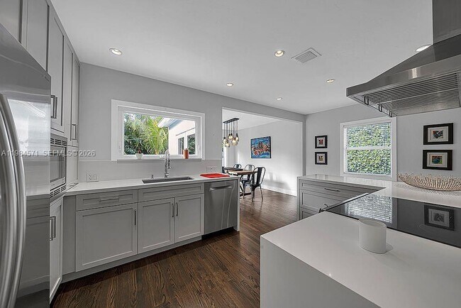 Photo - 5850 SW 47th St