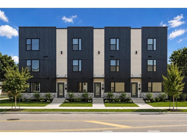 Building Photo - 1117 26th Ave SE
