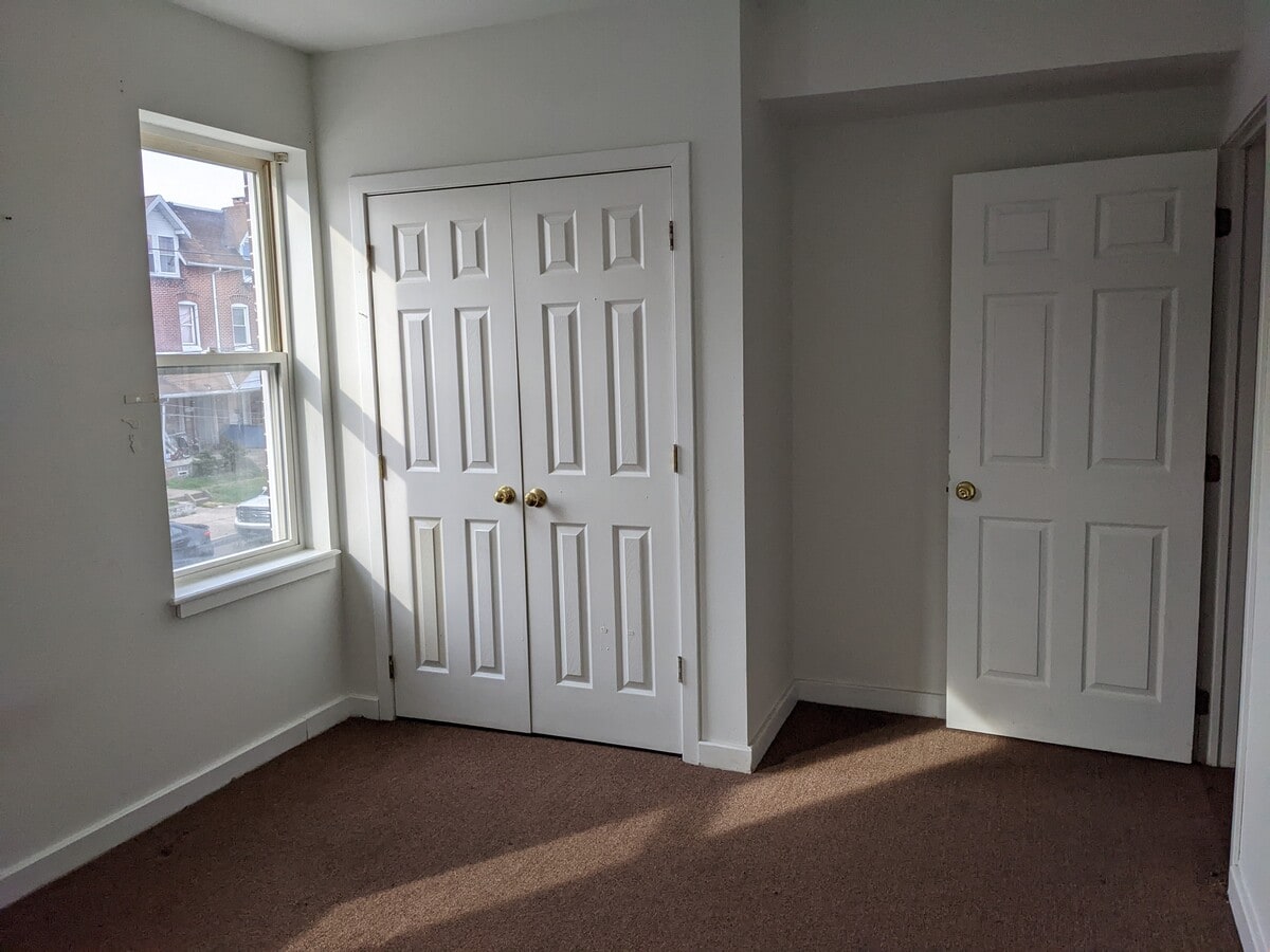 Photo - 200 Stanbridge St