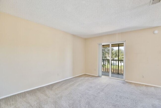 Photo - Spacious 2/2 Condo Located in the Gated Community of Hawthorne Village - Orlando!