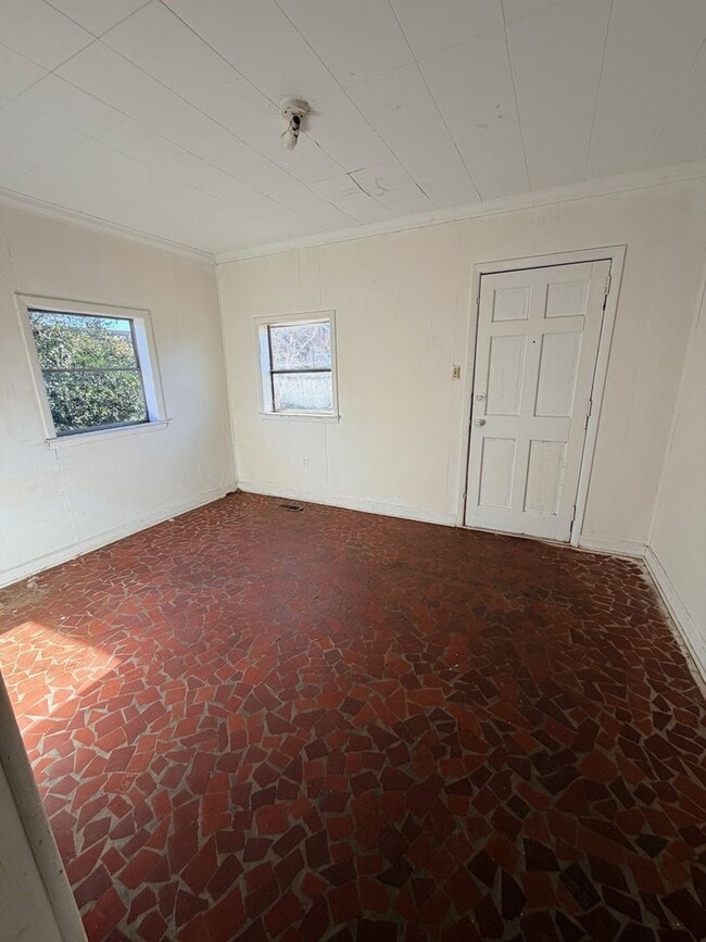 Photo - 412 Morgan Ave Unit 412 Morgan Ave