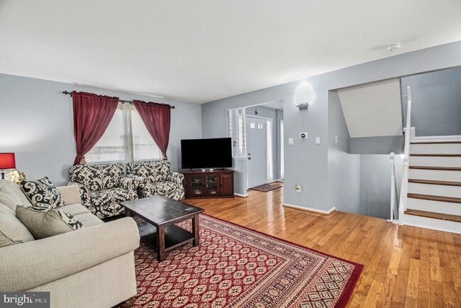 Photo - 7207 Jayhawk St