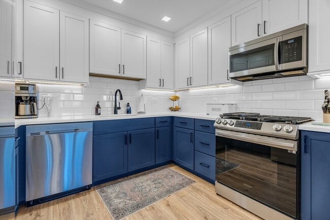 Photo - 1721 Centre St Unit 303