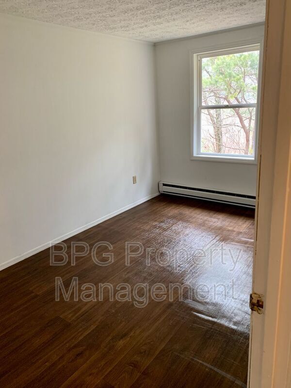 Photo - 123 Circle Dr Unit 4