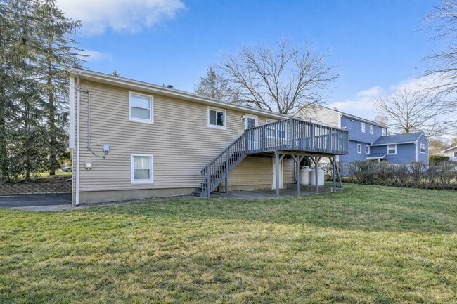 Photo - 4 Soundview Ave