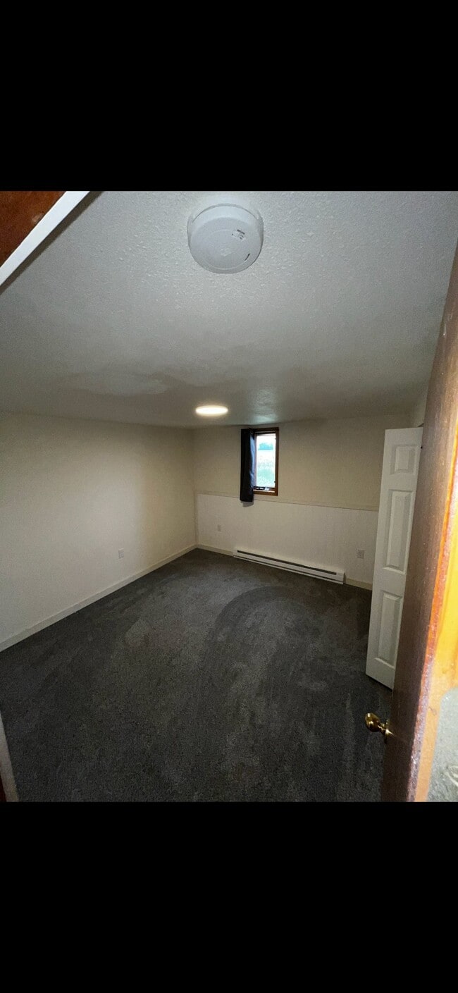 1836 E Valley Center Rd