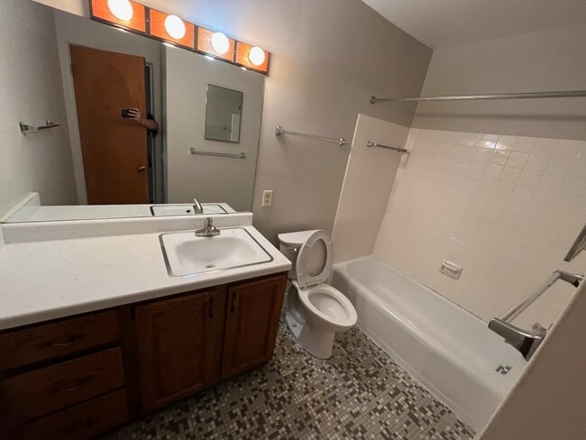 Photo - 318 Island Dr Unit 318-14