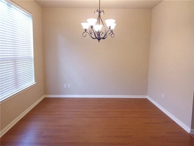 Photo - Lovely 4 Bed 2.5 Bath Home!