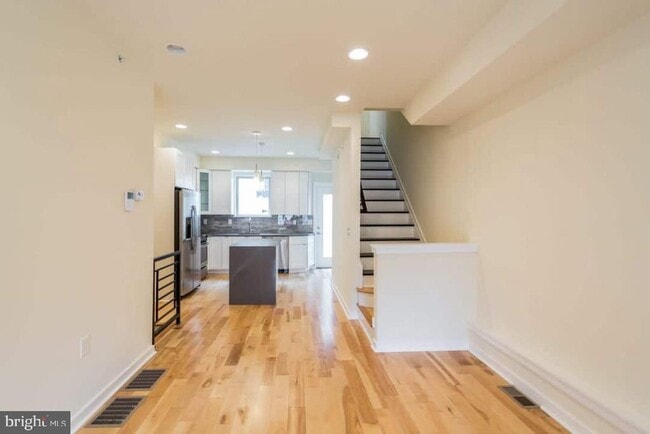 Photo - 806 N Burns St Unit 1