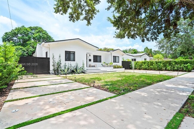 Photo - 56 Whitethorn Dr