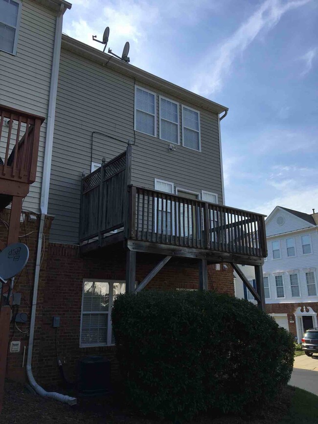 Building Photo - 7042 Mead Lane