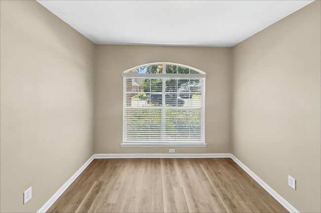 Photo - 1711 Mickle Creek Dr