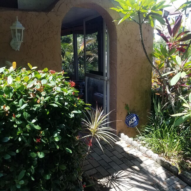 Photo - 1475 Curlew Ave Condo