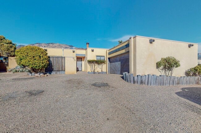 Building Photo - 876 Tramway Ln Ct NE