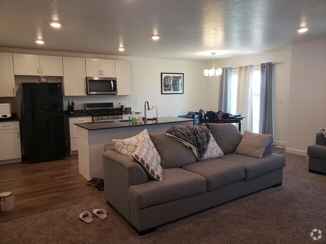 Building Photo - 1826 S 460 W Rental