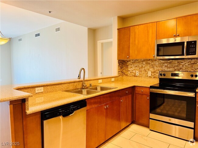 Building Photo - 8255 S Las Vegas Blvd Unit 1520 Rental