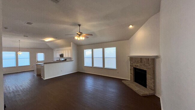 Photo - Move-in Ready Open Layout with a Huge Yard!