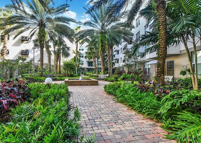 Building Photo - 2421 NE 65th St