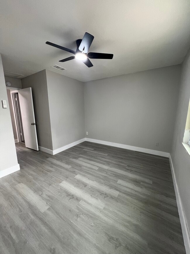 Photo - 6412 Diamond St