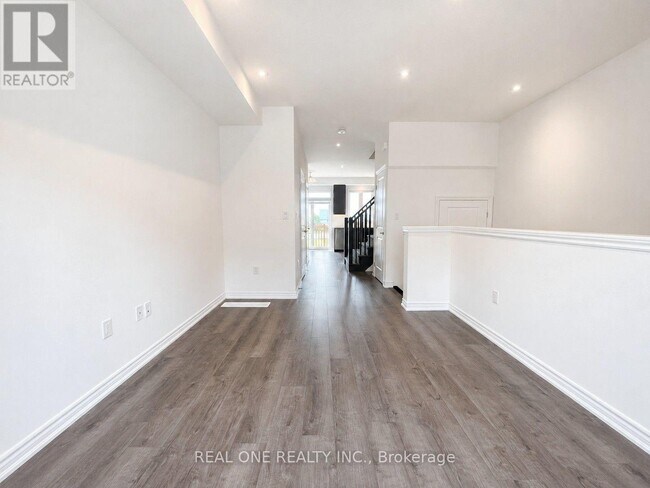 Photo - 61 Soho St