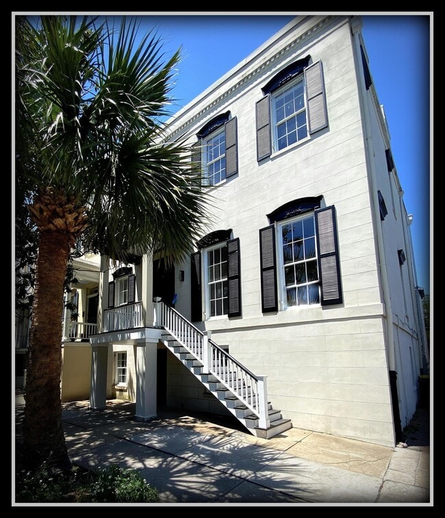 Building Photo - 224 E Liberty Unit 4