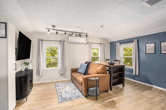 Photo - 37 Gold Ave NW Unit ID1346765P