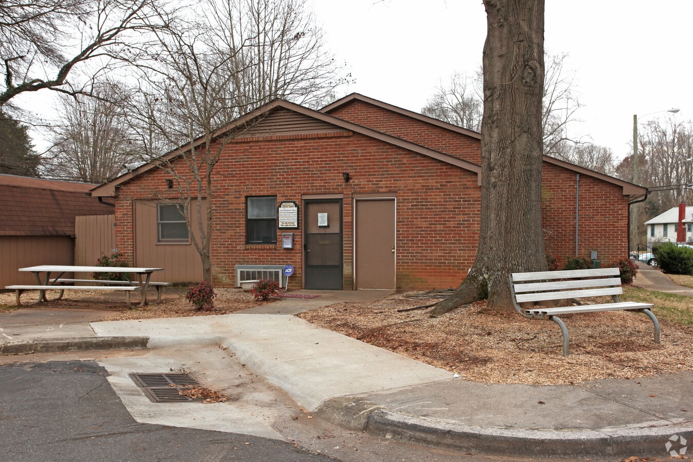 Photo - Southmont Apartments
