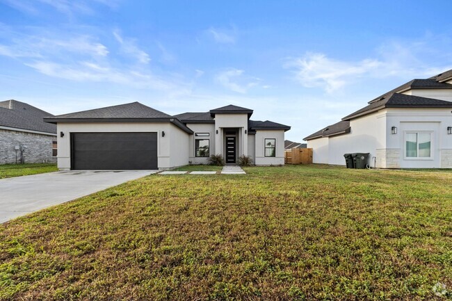 Building Photo - NOW AVAILABLE - 4BD/2BTH/2GAR HOME AT BROO...