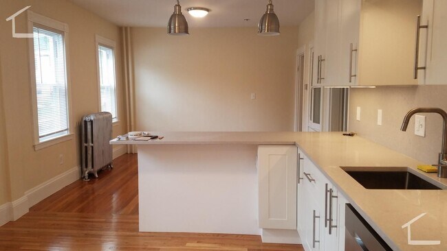 Photo - Large, newly renovated 3 bed near the Gree...