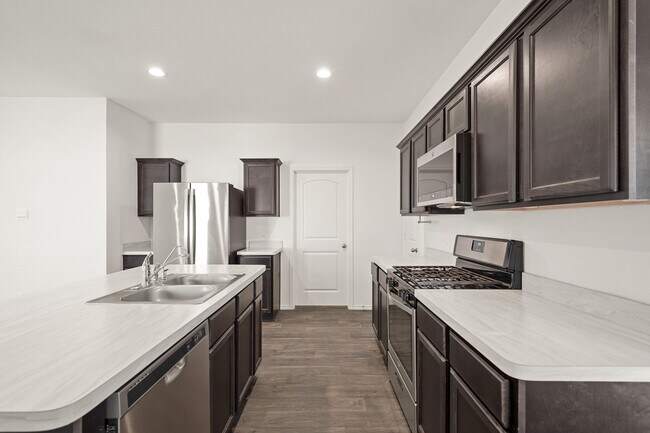 Photo - 2406 Silver Pr Ln