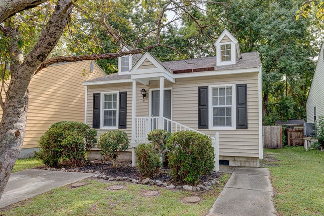 Photo - 617 Varsity Dr