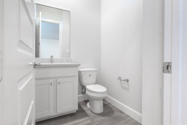 Building Photo - 621 Press St