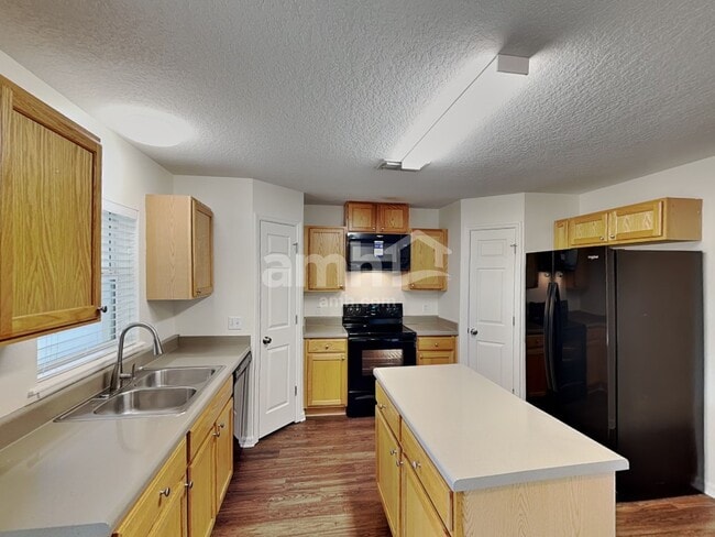 Photo - 209 King Arthur Ct