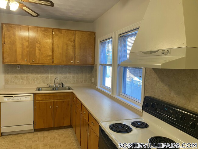 Photo - 144 W Adams St