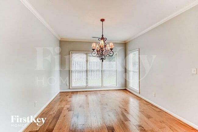 Photo - 3611 Courtyard Ln