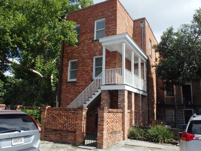Two Bedroom Townhome Close to Forsyth Park - Two Bedroom Townhome Close to Forsyth Park