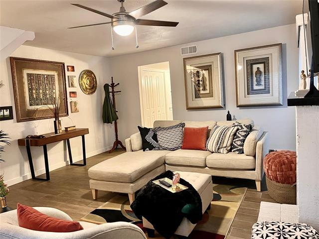 Photo - 2640 Via Valencia