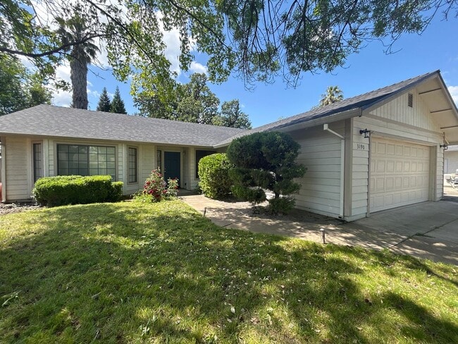 Photo - 3 Bedroom Home for Rent in Anderson CA | Large Family Room, 2 Car Garage, Pet Friendly
