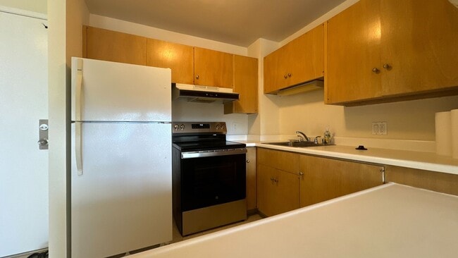 Photo - Convenient Downtown  1 Bed 1 Bath 1 Parking in the Kukui Plaza Unit D2606