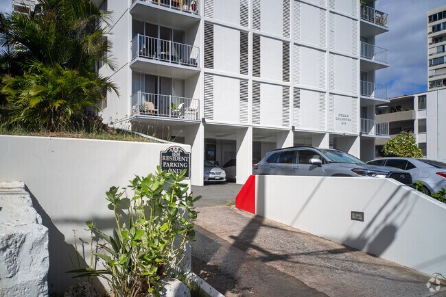 Photo - Crown Thurston