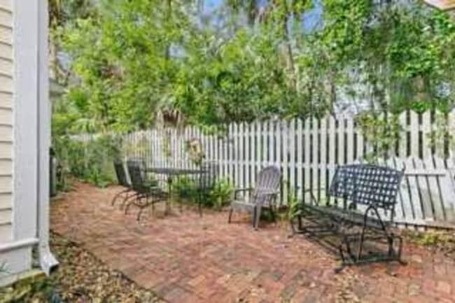 Photo - 204 NE 3rd Ave Unidad ID1359117P