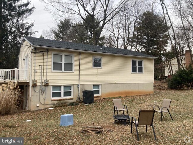 Building Photo - 162 Meadowlark Ln Rental