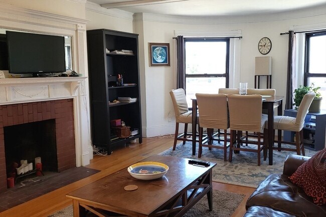 Photo - 924 Beacon St Apartment Unit 8