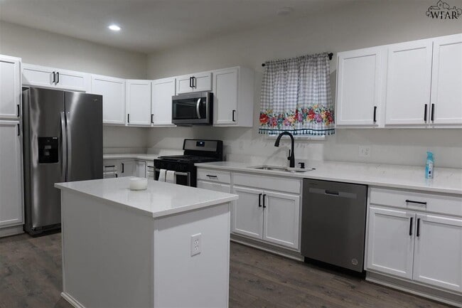 Photo - 707 N Foley St