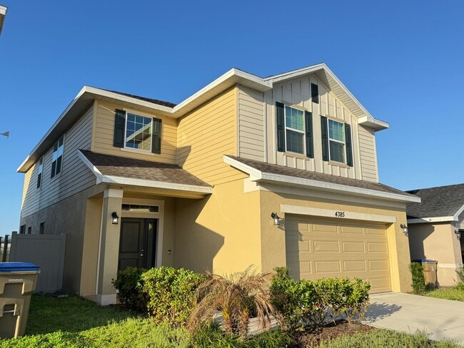 Building Photo - Beautiful Harmony Central Water Front Home AVAILABLE NOW!