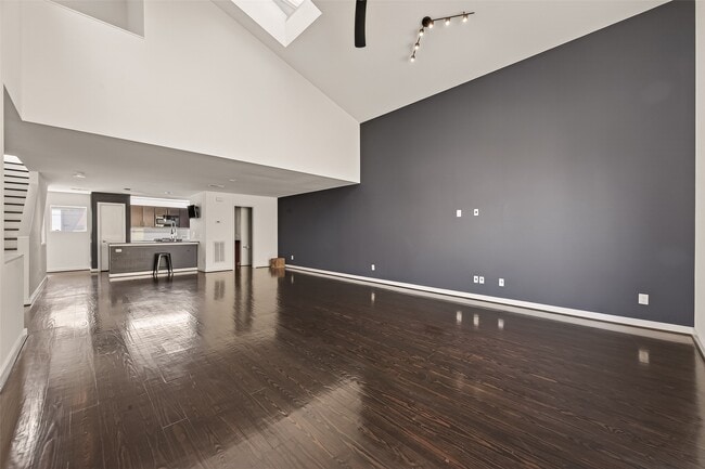 Photo - 405 Meadow St