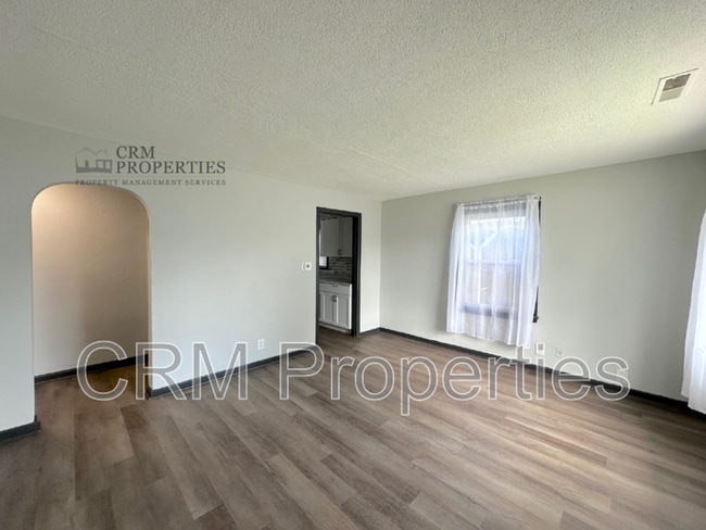 Photo - 1034 E Elm St