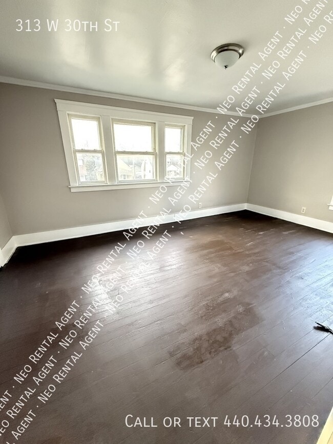 Building Photo - 313 W 30th St